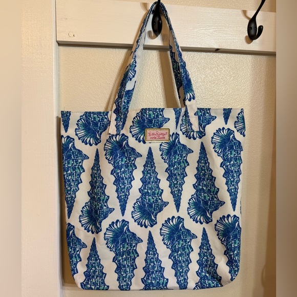 Lilly Pulitzer Blue and White Seashell Tote - Picture 2 of 5